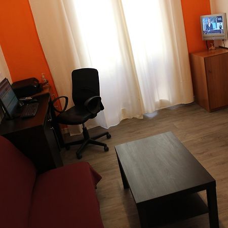 Pension Arosa Барселона Екстериор снимка