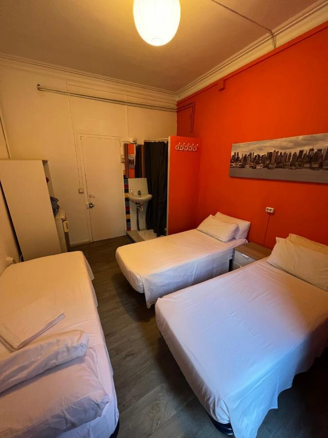 Pension Arosa Барселона Екстериор снимка