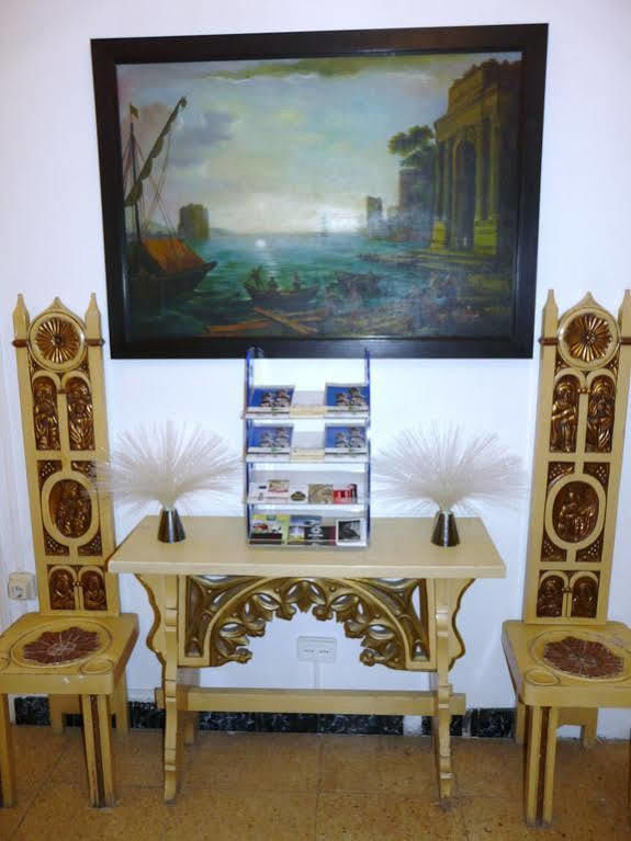 Pension Arosa Барселона Екстериор снимка